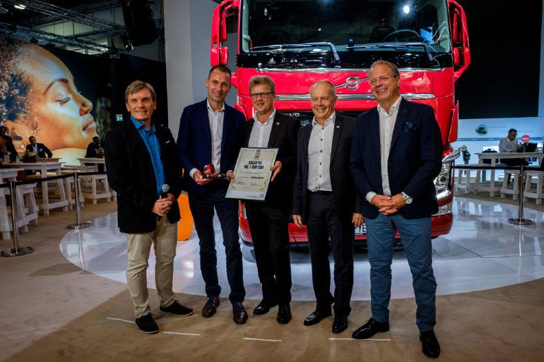volvo-fh-to-ekatommyriosto-fortigo-paradothike-stin-ekthesi-epangelmatikou-aftokinitou-sto-anovero-136296
