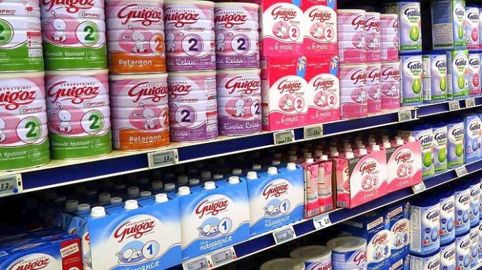 Η Lactalis «διαψεύδει τους ισχυρισμούς» του Canard Enchaîné για βρεφικά γάλατα με σαλμονέλα Η Lactalis «διαψεύδει τους ισχυρισμούς» του Canard Enchaîné για βρεφικά γάλατα με σαλμονέλα