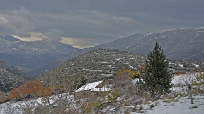 Καλαμπάκα: Χιονίζει σε χωριά της περιοχής Ασπροποτάμου Καλαμπάκα: Χιονίζει σε χωριά της περιοχής Ασπροποτάμου