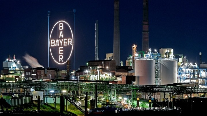 i-bayer-anakoinose-tin-katargisi-12-000-theseon-ergasias-meta-tin-exagora-tis-monsanto-141732