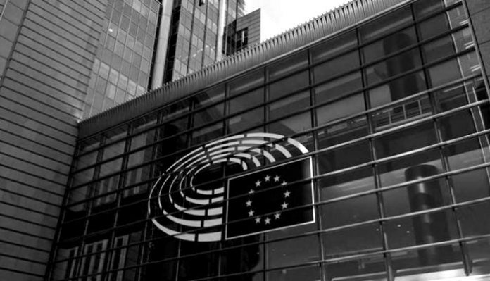 europaiko-koinovoulio-enisxiseis-agroton-e1543585675683-blackwhite