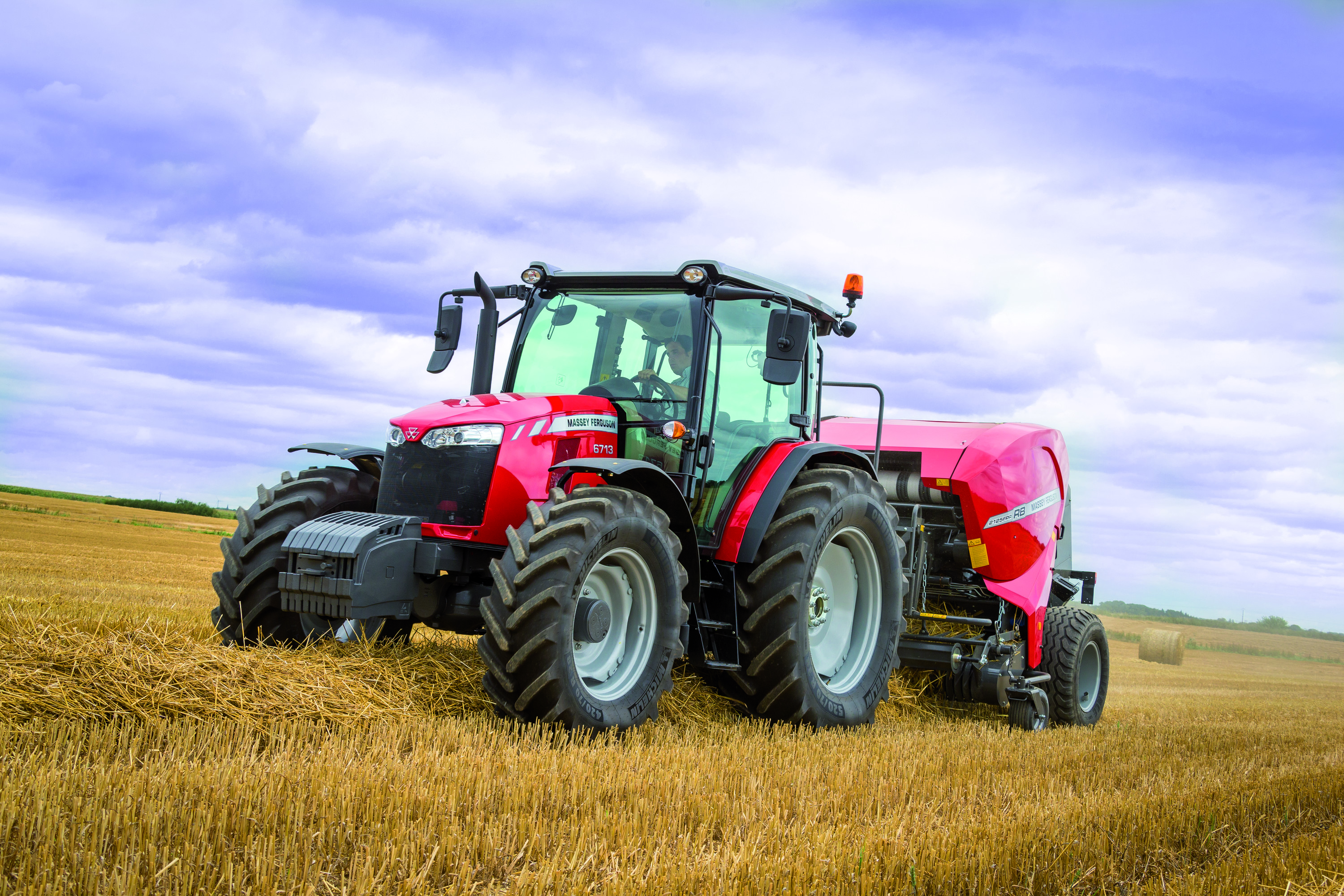 to-mf-6713-tis-massey-ferguson-protathike-os-to-pio-praktiko-trakter-sto-thesmo-tractor-of-the-year-140409