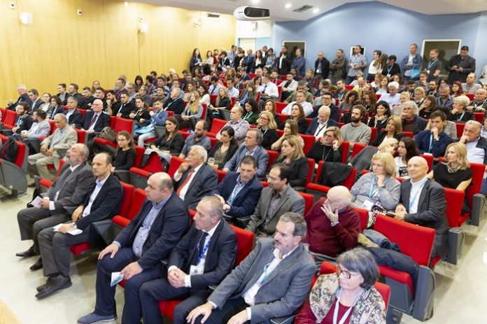 Περισσότεροι από 600 ιχθυολόγοι κι επιστήμονες στο Βόλο για το HydroMediT 2018 Περισσότεροι από 600 ιχθυολόγοι κι επιστήμονες στο Βόλο για το HydroMediT 2018