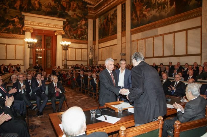 Η Ακαδημία Αθηνών βράβευσε τον Αναπληρωτή Καθηγητή του Τμήματος Γεωλογίας, Βασίλειο Μέλφο Η Ακαδημία Αθηνών βράβευσε τον Αναπληρωτή Καθηγητή του Τμήματος Γεωλογίας, Βασίλειο Μέλφο