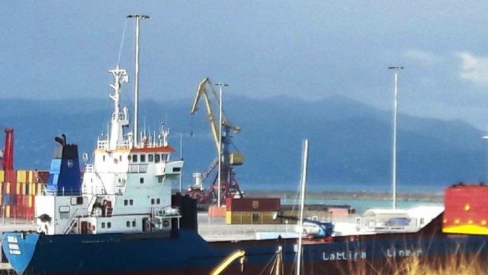 Δώδεκα τόνους χασίς σε μορφή «σοκολάτας» εντοπίσθηκαν σε πλοίο στο Ηράκλειο Δώδεκα τόνους χασίς σε μορφή «σοκολάτας» εντοπίσθηκαν σε πλοίο στο Ηράκλειο