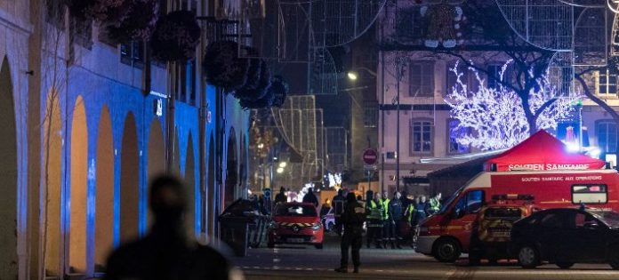 Έλληνες ευρωβουλευτές περιγράφουν πώς έζησαν την επίθεση στο Στρασβούργο Έλληνες ευρωβουλευτές περιγράφουν πώς έζησαν την επίθεση στο Στρασβούργο