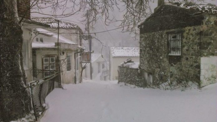 Κλειστά τα σχολεία Σουφλίου από το χιόνι, προσοχή στις μετακινήσεις στο δίκτυο του Β. Έβρου