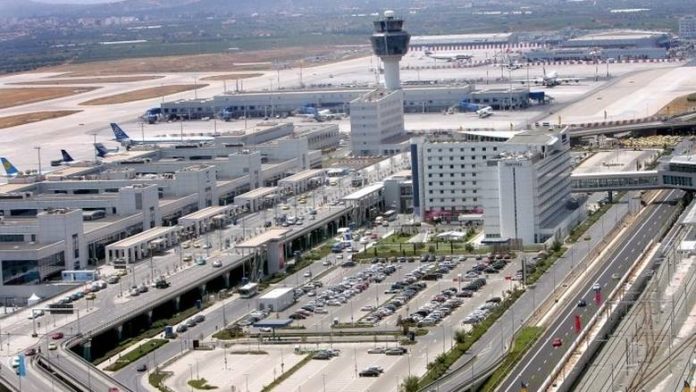 Πειραιώς και Εθνική οι αποκλειστικοί ανάδοχοι έκδοσης δανείου στη «Διεθνής Αερολιμένας Αθηνών A.E.» Πειραιώς και Εθνική οι αποκλειστικοί ανάδοχοι έκδοσης δανείου στη «Διεθνής Αερολιμένας Αθηνών A.E.»