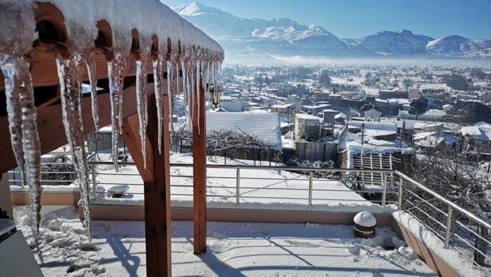Παγετός και νερά στο Οροπέδιο Λασιθίου Παγετός και νερά στο Οροπέδιο Λασιθίου