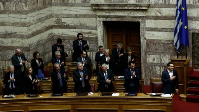 Ψήφο εμπιστοσύνης έλαβε η κυβέρνηση εξασφαλίζοντας 151 ψήφους