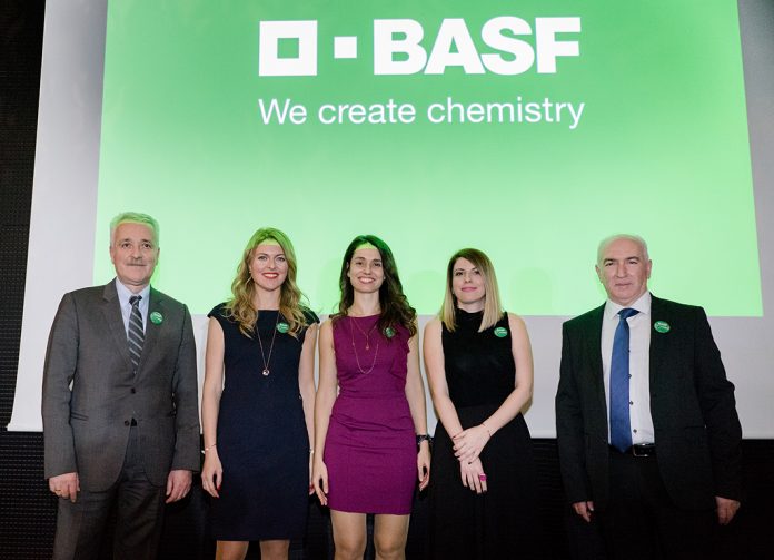 Η BASF παίρνει την καλλιέργεια του βαμβακιού στα χέρια της
