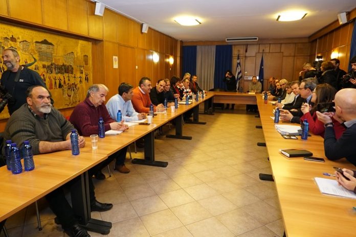 Mαραθώνια σύσκεψη χωρίς αποτέλεσμα στο ΥπΑΑΤ, διαμάχη για το πετρέλαιο Mαραθώνια σύσκεψη χωρίς αποτέλεσμα στο ΥπΑΑΤ, διαμάχη για το πετρέλαιο