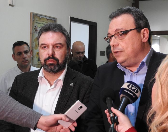 Μέτρα για μείωση του κόστους παραγωγής δρομολογούν ο Στ. Αραχωβίτης και ο Σωκ. Φάμελλος Μέτρα για μείωση του κόστους παραγωγής δρομολογούν ο Στ. Αραχωβίτης και ο Σωκ. Φάμελλος