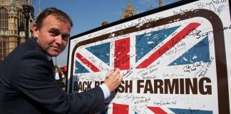 Παραιτήθηκε ο υπουργός Αγροτικών Θεμάτων της Βρετανίας