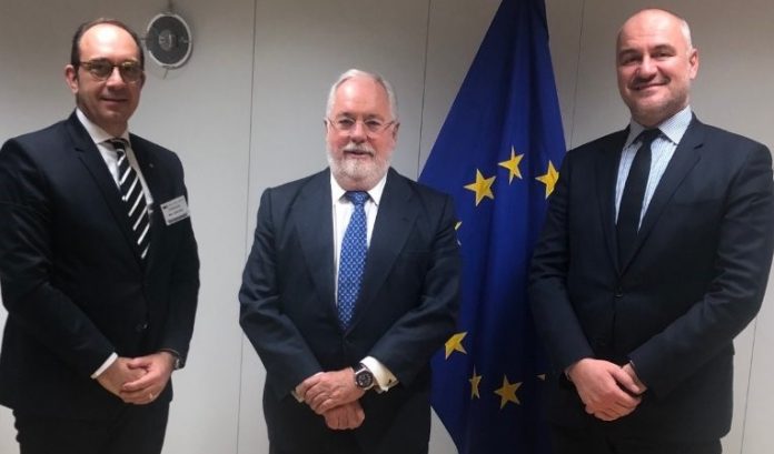 Συνάντηση της διοίκησης του ΣΒΕ με τον Επίτροπο της Ευρωπαϊκής Επιτροπής για θέματα Ενέργειας Συνάντηση της διοίκησης του ΣΒΕ με τον Επίτροπο της Ευρωπαϊκής Επιτροπής για θέματα Ενέργειας