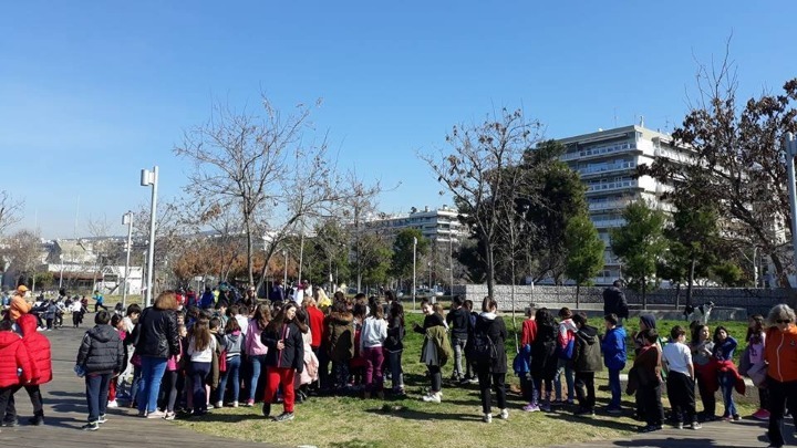 thessaloniki-dentrofytefsi-apo-mathites-sti-nea-paralia-150854