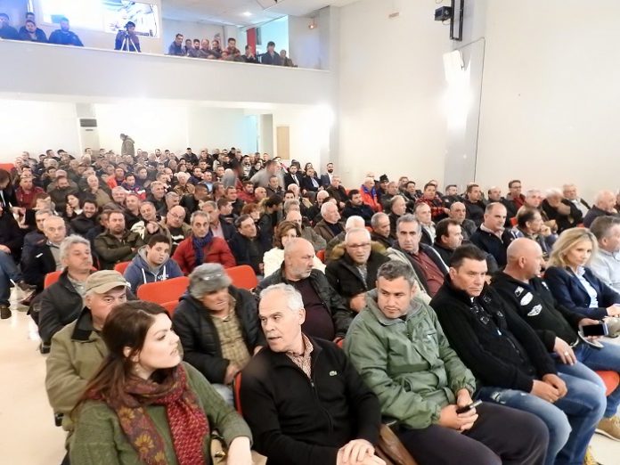 orgi-laou-KiatΟργή λαού στο Κιάτο για την στάση του ΕΛΓΑ και στροφή σε μηνύσειςou-stasi-ELGA-strofi-miniseis Οργή λαού στο Κιάτο για την στάση του ΕΛΓΑ και στροφή σε μηνύσεις