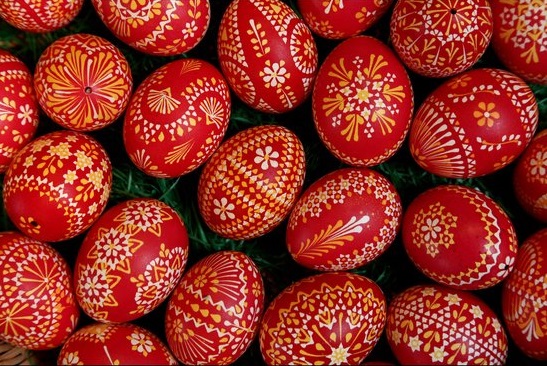 Έθιμα του Πάσχα στα Βαλκάνια - Αναπόσπαστο κομμάτι των παραδόσεων το κόκκινο αυγό
