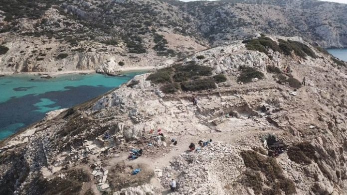Αρχιτεκτονικά λείψανα Πρωτοκυκλαδικού οικισμού αποκαλύφθηκαν στην Κέρο Αρχιτεκτονικά λείψανα Πρωτοκυκλαδικού οικισμού αποκαλύφθηκαν στην Κέρο