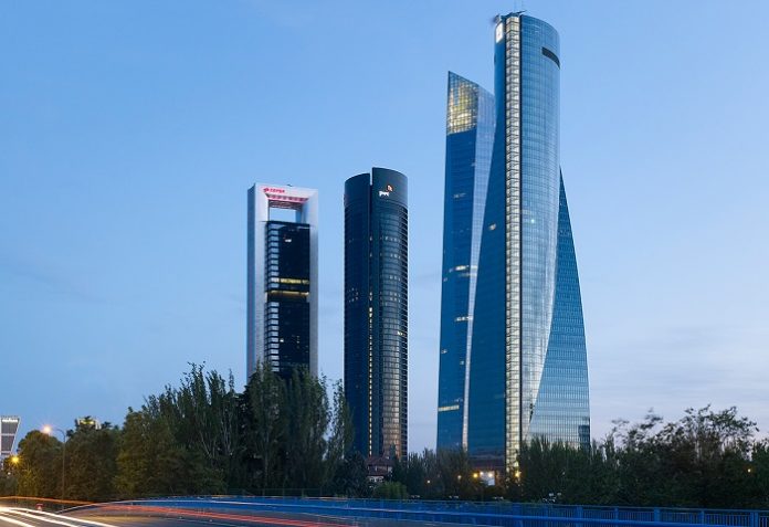Εκκενώθηκε στην Ισπανία ουρανοξύστης που στεγάζει πρεσβείες έπειτα από απειλή για βόμβα Εκκενώθηκε στην Ισπανία ουρανοξύστης που στεγάζει πρεσβείες έπειτα από απειλή για βόμβα