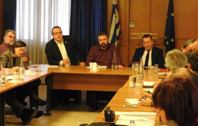 Σύσκεψη για την ανακύκλωση συσκευασιών φυτοπροστατευτικών προϊόντων στο ΥΠΑΑΤ Σύσκεψη για την ανακύκλωση συσκευασιών φυτοπροστατευτικών προϊόντων στο ΥΠΑΑΤ