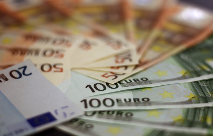 entos-trion-imeron-apo-tin-entaxi-i-proti-katavoli-gia-ta-chrei-stin-eforia-156627