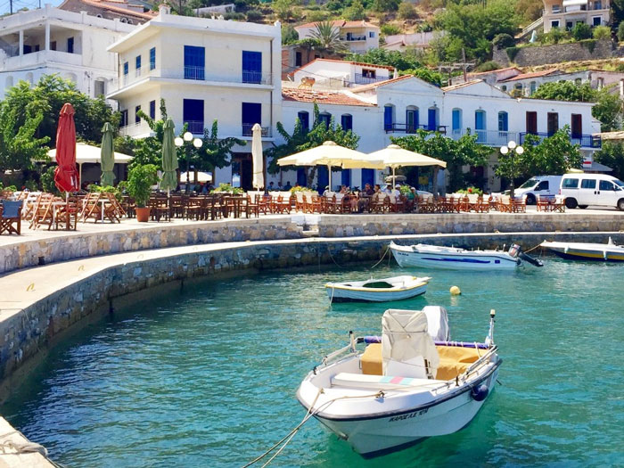 stin-vouli-to-thema-ton-elleipseon-paidiatron-stin-ikaria-157092