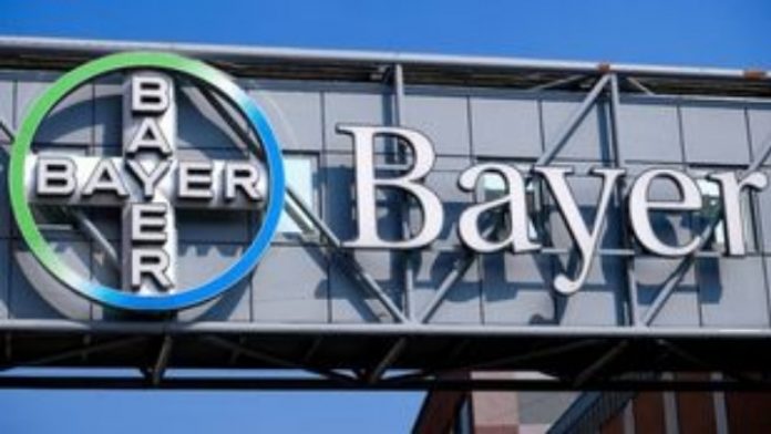 Νέο πλήγμα για την Bayer: Η Monsanto πρέπει να καταβάλει 2 δισ. δολ. σε ζευγάρι καρκινοπαθών Νέο πλήγμα για την Bayer: Η Monsanto πρέπει να καταβάλει 2 δισ. δολ. σε ζευγάρι καρκινοπαθών