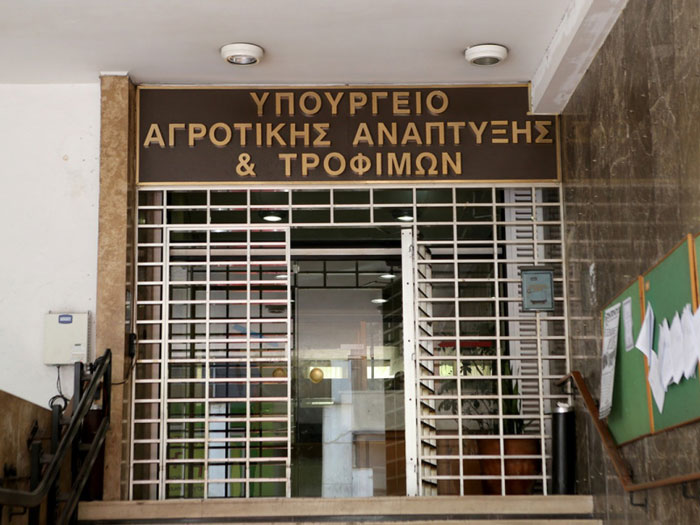 h-nea-kap-sto-epikentro-tis-synantisis-s-kedikoglou-kai-k-bagineta-me-to-proedreio-ton-sek-kai-pek-160659