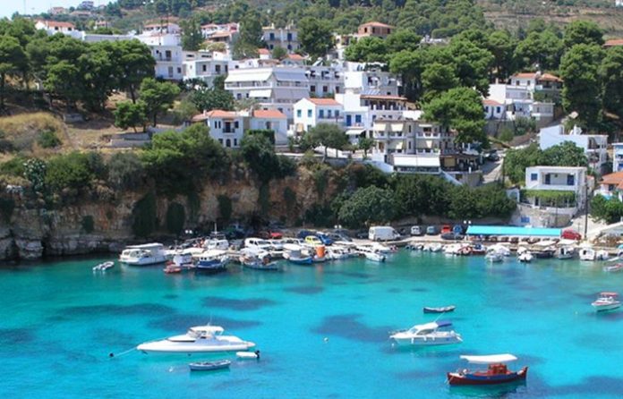 Στην Αλόννησο το 2ο Θερινό Σχολείο για την «Ωκεανογραφία και την Αλιεία στη Μεσόγειο» Στην Αλόννησο το 2ο Θερινό Σχολείο για την «Ωκεανογραφία και την Αλιεία στη Μεσόγειο»