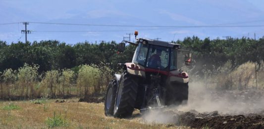 Ανείπωτη τραγωδία στις Σέρρες: 10χρονο αγοράκι καταπλακώθηκε από τρακτέρ