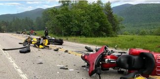 Εφτά νεκροί μοτοσικλετιστές σε σύγκρουση με αγροτικό φορτηγό στο Νιού Χάμσαϊρ