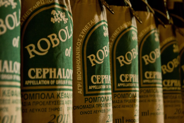 me-ypografi-ypaat-i-stirixi-tou-oinou-pop-robola-kefallinias-160099