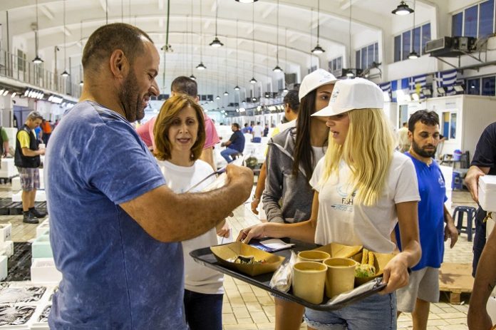 Το FISH FROM GREECE της ΕΛ.Ο.Π.Υ παρουσιάζεται στους ιχθυεμπόρους, στην Ιχθυόσκαλα Κερατσινίου