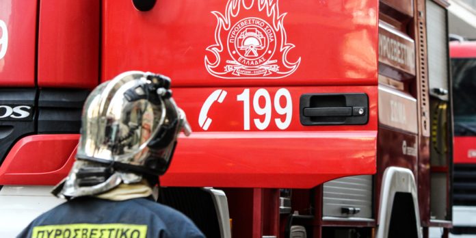 Πυρκαγιά στην Πανεπιστημιούπολη απέναντι από τη φοιτητική εστία Πυρκαγιά στην Πανεπιστημιούπολη απέναντι από τη φοιτητική εστία