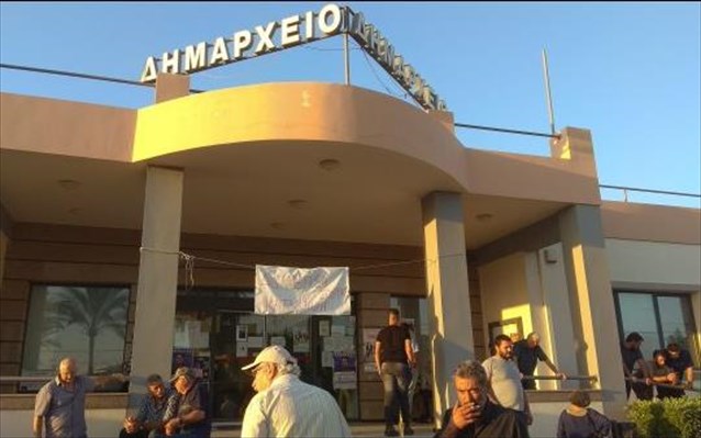 Χανιά: Διαμαρτυρία κατοίκων στον Πλατανιά για απροσπέλαστους αγροτικούς δρόμους