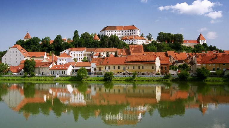 se-diethni-diaskepsi-sti-slovenia-oi-ypourgoi-georgias-tis-ee-kai-ton-ypopsifion-pros-entaxi-choron-169122