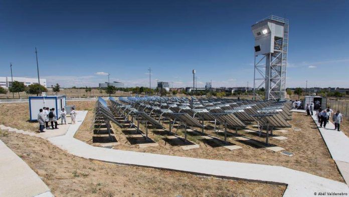 Ισπανία: Παραγωγή κηροζίνης από ήλιο και νερό Ισπανία: Παραγωγή κηροζίνης από ήλιο και νερό