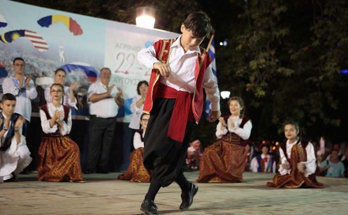 Αγρίνιο: Πραγματοποιήθηκε με επιτυχία το Διεθνές Φεστιβάλ Παραδοσιακών Χορών