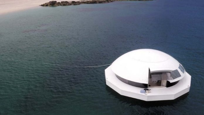 Anthenea, ένα πλωτό παλάτι με θέα τον βυθό της θάλασσας (φωτός) Anthenea, ένα πλωτό παλάτι με θέα τον βυθό της θάλασσας (φωτός)
