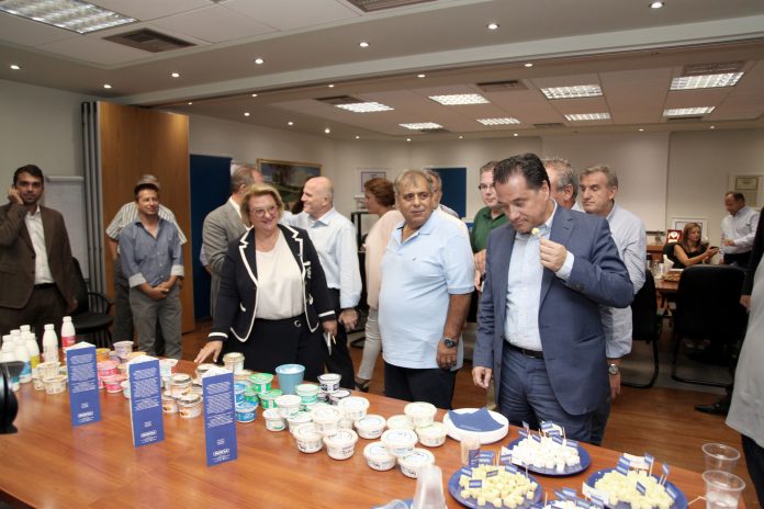 Επίσκεψη Άδωνι Γεωργιάδη στις εγκαταστάσεις τις ΜΕΒΓΑΛ Επίσκεψη Άδωνι Γεωργιάδη στις εγκαταστάσεις τις ΜΕΒΓΑΛ