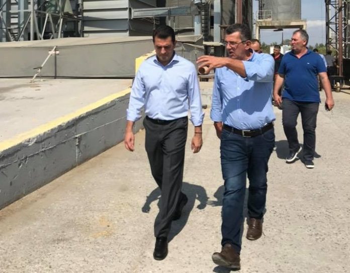 Επίσκεψη του υφυπουργού Κ. Σκρέκα σε ορυζοπαραγωγούς στη Χαλάστρα Θεσσαλονίκης Επίσκεψη του υφυπουργού Κ. Σκρέκα σε ορυζοπαραγωγούς στη Χαλάστρα Θεσσαλονίκης