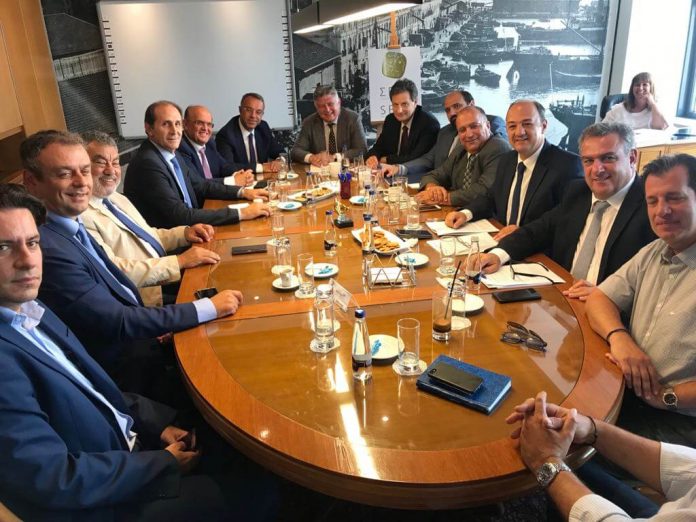 Συνάντηση του υπουργού Οικονομικών με το Δ.Σ. του ΣΕΒΕ στο πλαίσιο της 84ης ΔΕΘ Συνάντηση του υπουργού Οικονομικών με το Δ.Σ. του ΣΕΒΕ στο πλαίσιο της 84ης ΔΕΘ