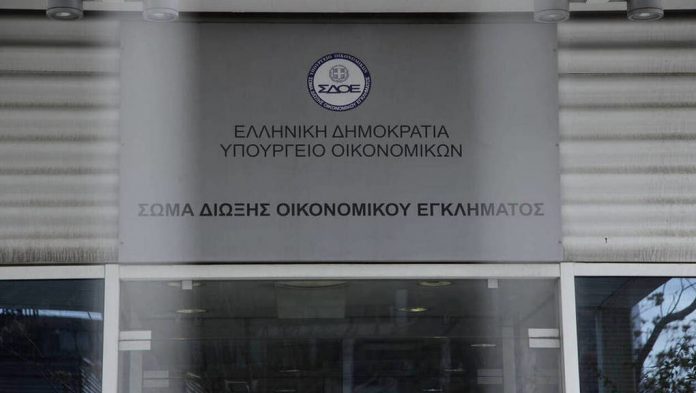 Χτύπημα του ΣΔΟΕ σε κυκλώματα εμπορίας λαθραίων ποτών και προϊόντων «μαϊμού»