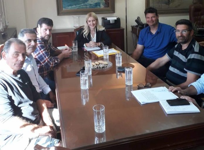 Αποζημιώσεις των αλιέων για την απώλεια εισοδήματος από τα κητώδη ζήτησε η ΕΠΠΑΕ από την Φ. Αραμπατζή Αποζημιώσεις των αλιέων για την απώλεια εισοδήματος από τα κητώδη ζήτησε η ΕΠΠΑΕ από την Φ. Αραμπατζή