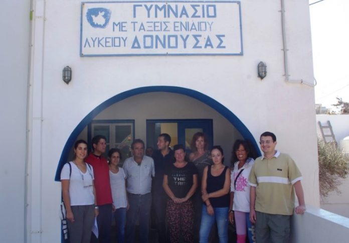 Εγκατάσταση φωτοβολταϊκού συστήματος στο Γυμνάσιο Δονούσας από τα ΕΛΠΕ Εγκατάσταση φωτοβολταϊκού συστήματος στο Γυμνάσιο Δονούσας από τα ΕΛΠΕ