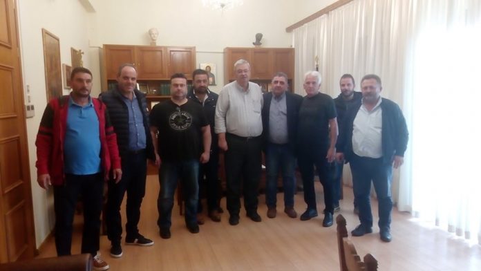 Συνάντηση Καχριμάνη με Ομοσπονδία κτηνοτροφικών συλλόγων Θεσσαλίας Συνάντηση Καχριμάνη με Ομοσπονδία κτηνοτροφικών συλλόγων Θεσσαλίας