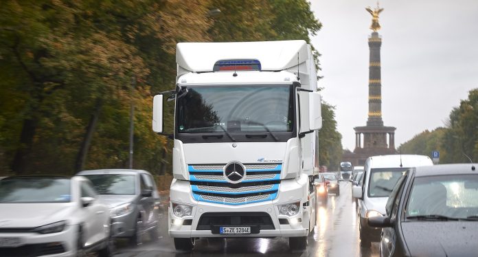 Η Daimler Truck AG στοχεύει σε έναν στόλο καινούργιων οχημάτων με πλήρως ουδέτερο ισοζύγιο άνθρακα