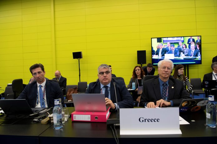 Η Ελλάδα προσβλέπει στην ανάπτυξη τεχνολογικών εφαρμογών και της εθνικής βιομηχανικής αγοράς Η Ελλάδα προσβλέπει στην ανάπτυξη τεχνολογικών εφαρμογών και της εθνικής βιομηχανικής αγοράς