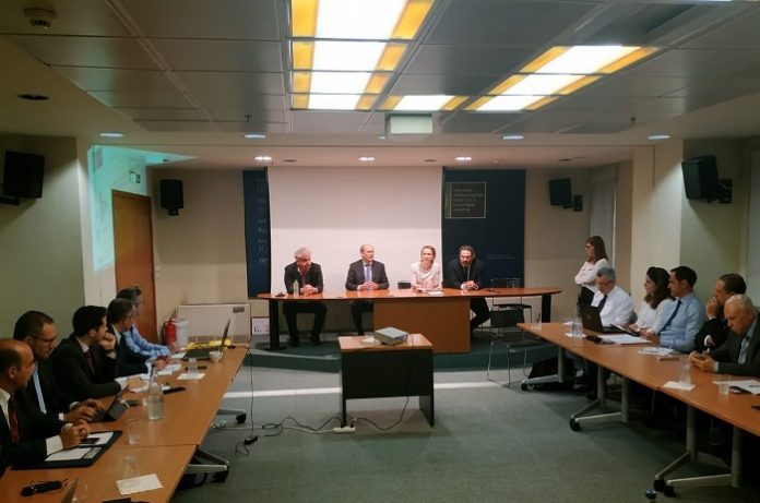 ΥΠΕΝ: Με την ηλεκτροκίνηση περνάμε σε μια νέα εποχή ΥΠΕΝ: Με την ηλεκτροκίνηση περνάμε σε μια νέα εποχή